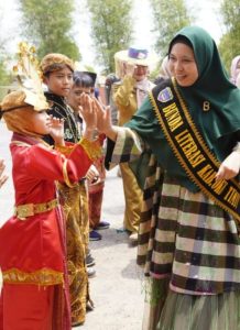 Sheila Bunda Literasi OKU Timur Apresiasi Kegiatan Panen Karya SDN 20 Martapura