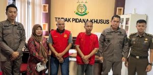 Mantan Peratin Dan Jurtul Sinar Luas Ditahan APH Lampung Barat  Terkait Dugaan Korupsi ADD