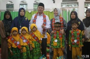 Semarakkan Bulan Suci Ramadhan, Pj Bupati Lampung Barat Bagikan 220 Paket Sembako.
