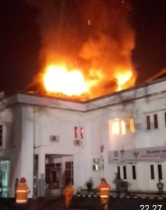 Diduga Korsleting Listrik, Ruang Kerja Bupati OKU Terbakar